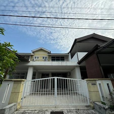 Homestay Bagan Serai Exterior foto